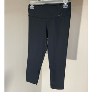 Nike Cropped Dri-Fit Active Leggings